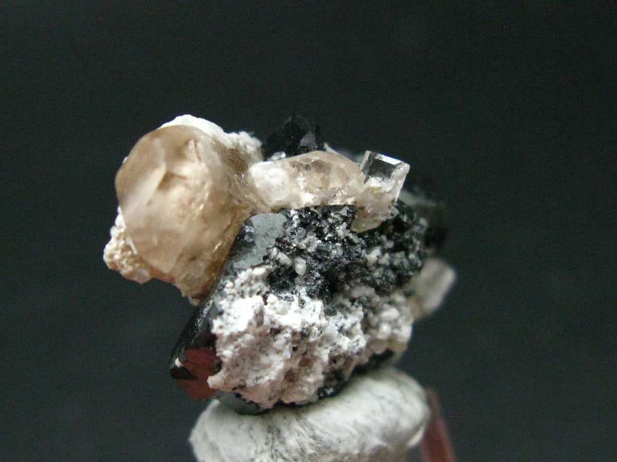 Rare Topaz & Bixbyite Crystal from Utah, USA - 7.46 Grams - 1.2"