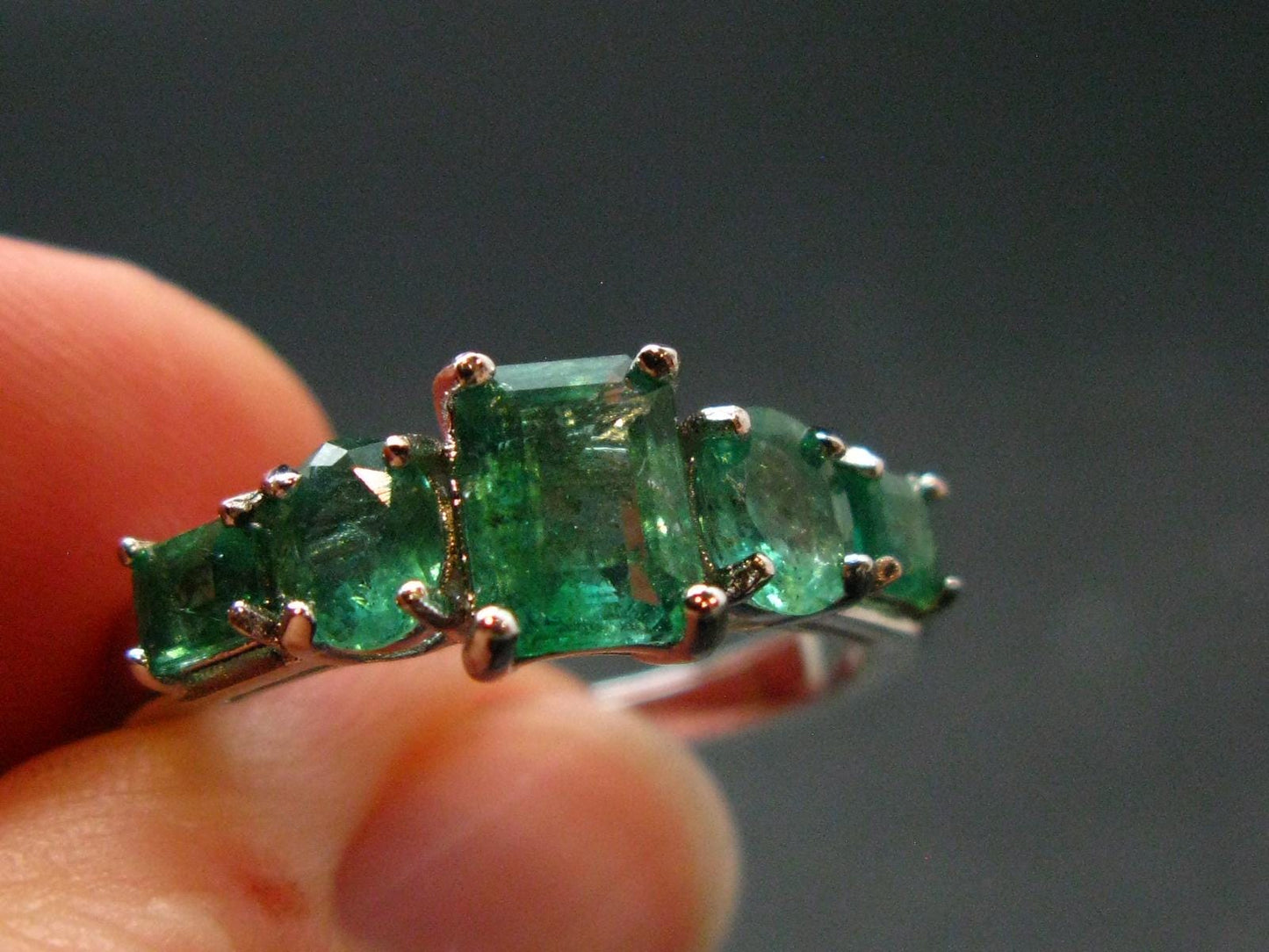 Emerald Faceted Silver Ring from Colombia - 3.14 Grams Total - Size 8