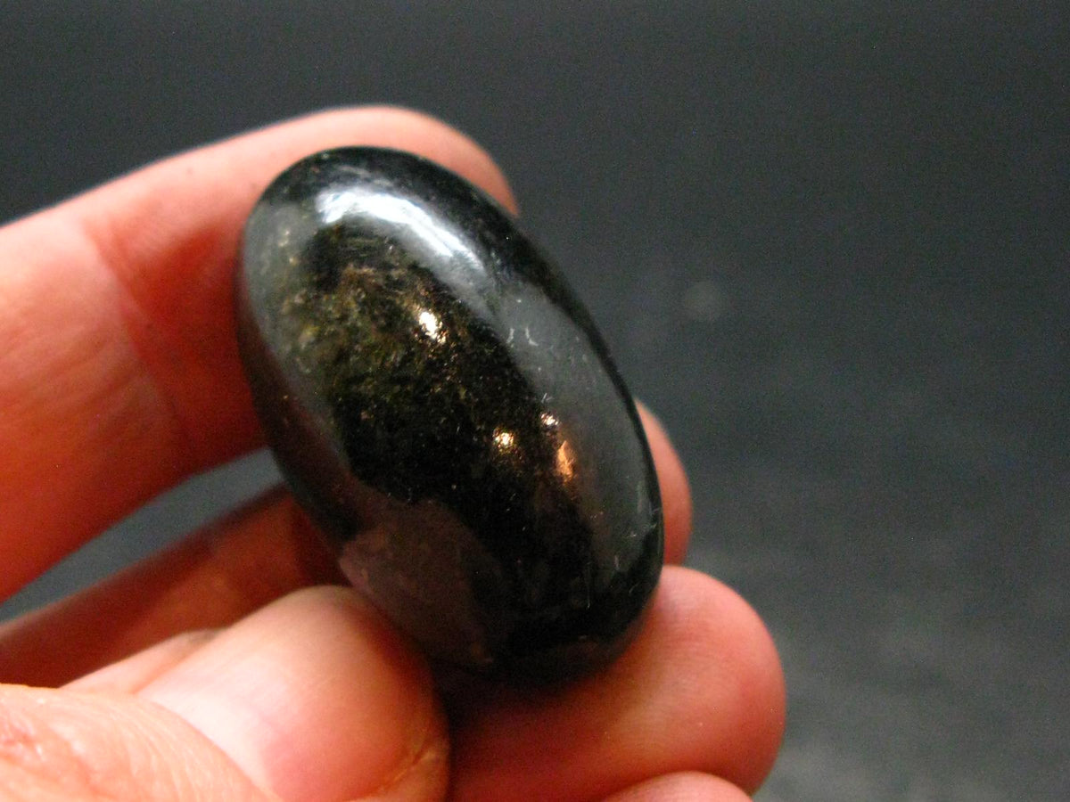Rare Nuumite Nuummite Shiva From Greenland - 13.56 Grams - 1.2"