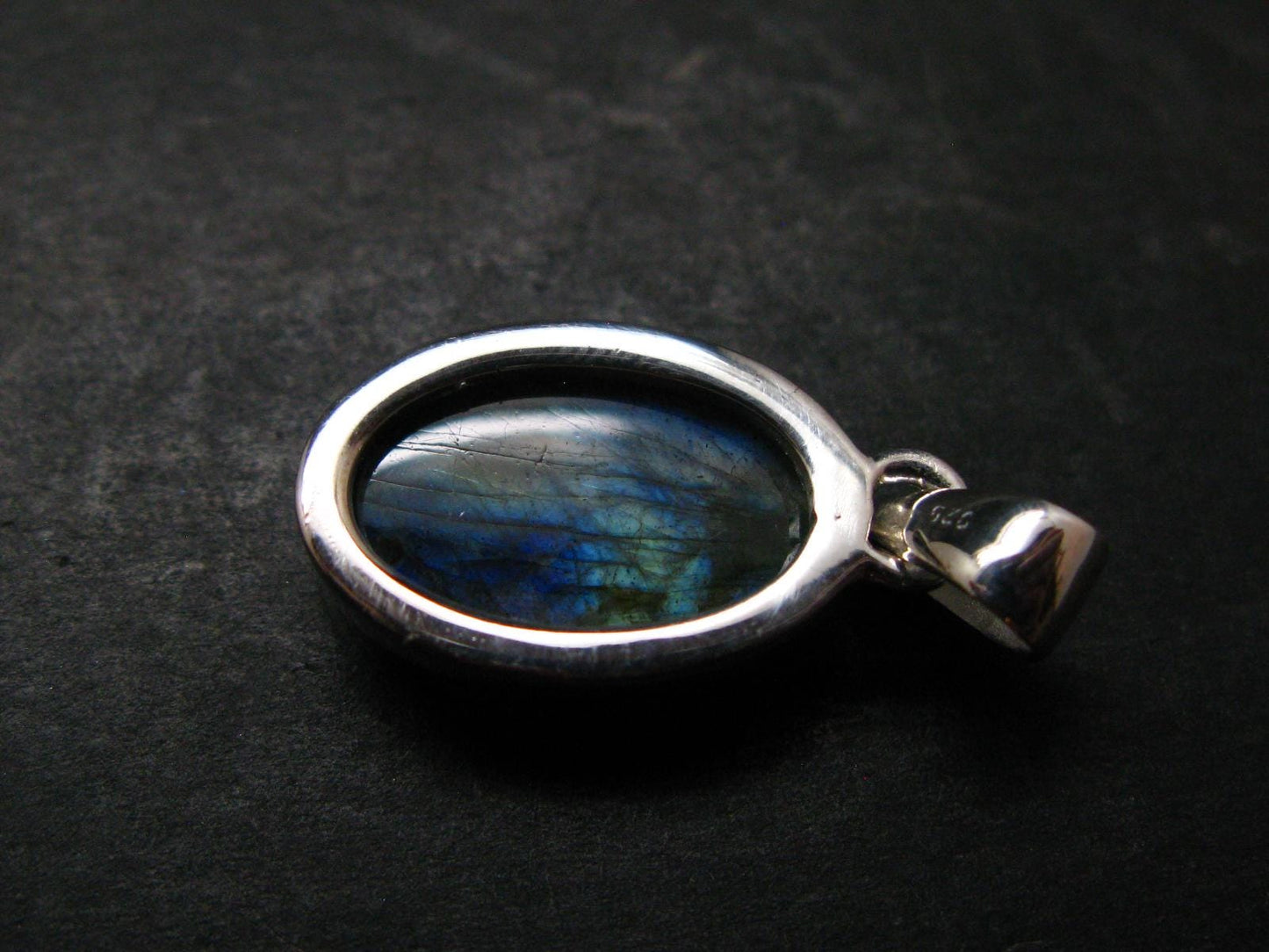 Labradorite Pendant In 925 Sterling Silver From Madagascar - 1.1'' - 3.14 Grams