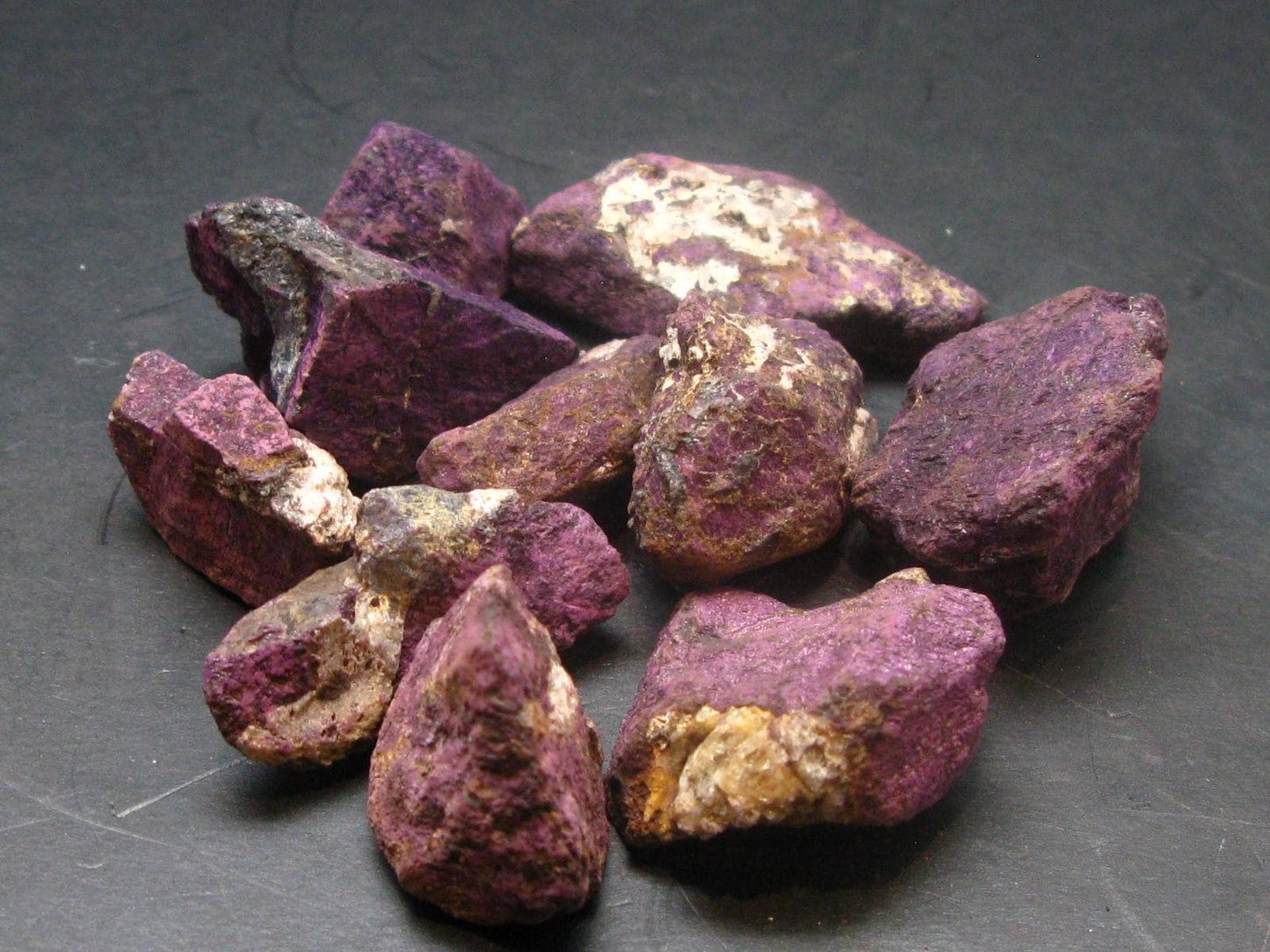 Lot of 10 raw Purpurite Crystals from Namibia