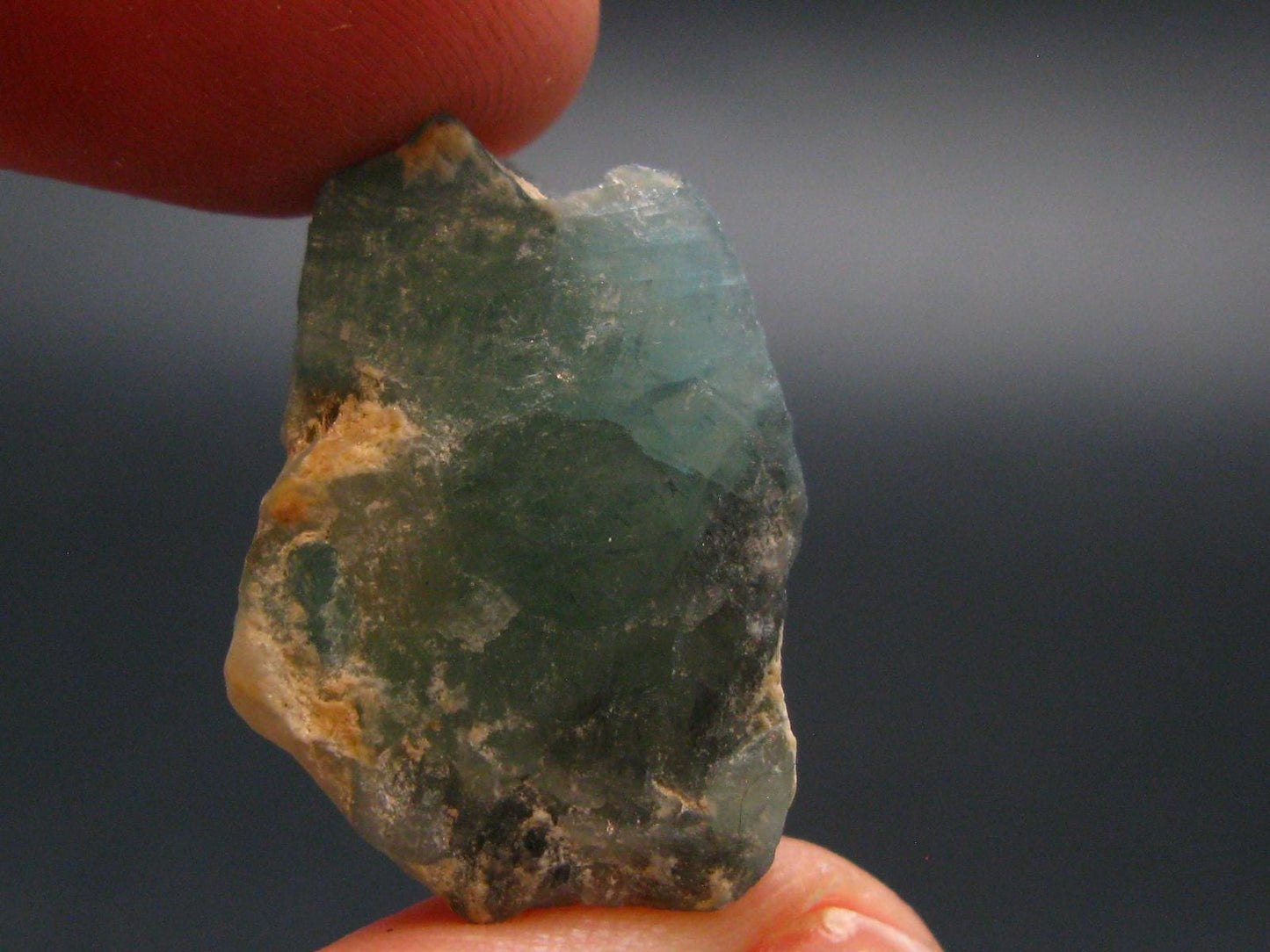 Pierre Précieuse Grandidiérite Bleue-verte De Madagascar, 37,25 Carats, Naturelle