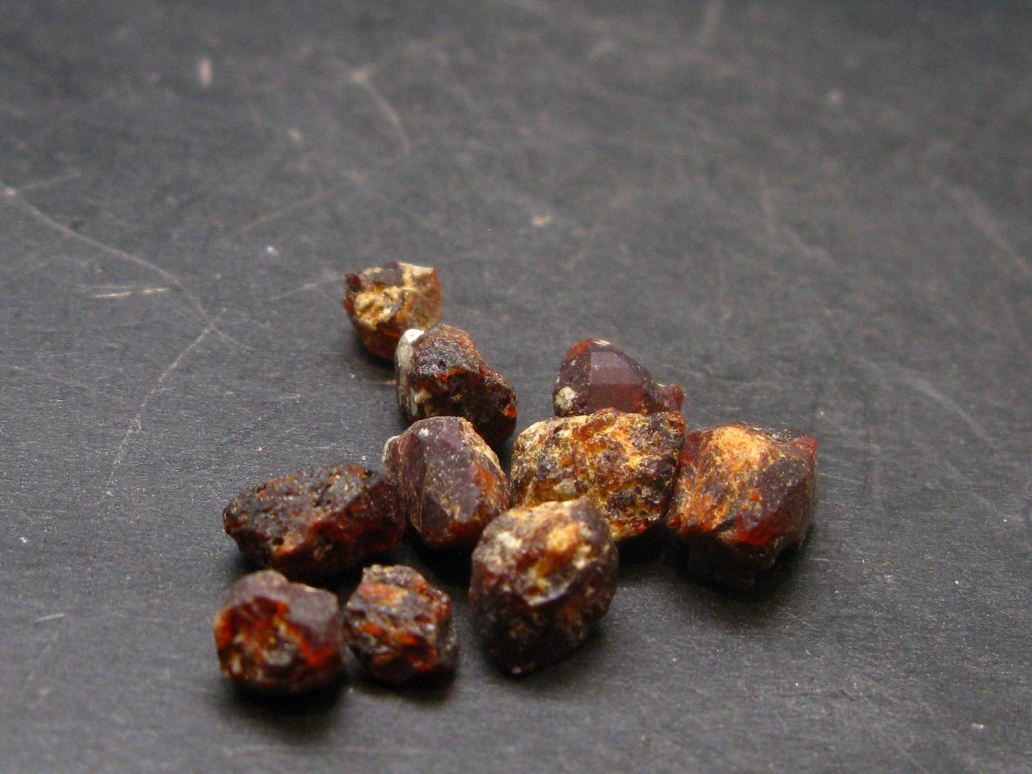 Rare lot of 10 Clinohumite crystals from Afghanistan - 4.67 Grams
