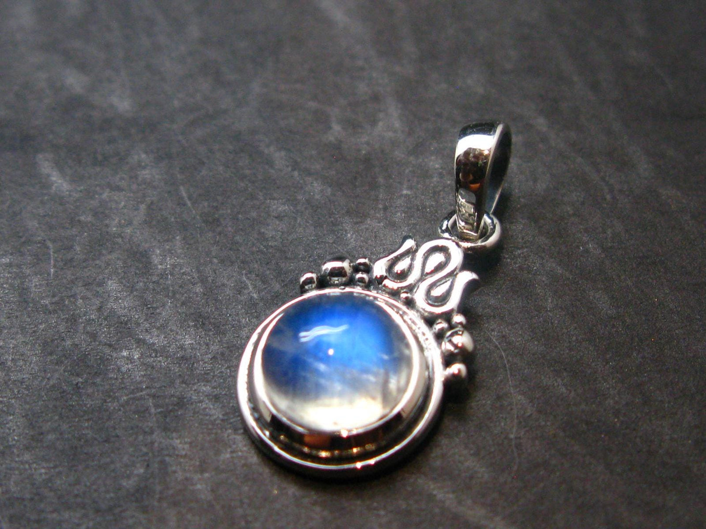 Natural Glow From Inside Moonstone 925 Silver Pendant - 0.9" - 2.25 Grams