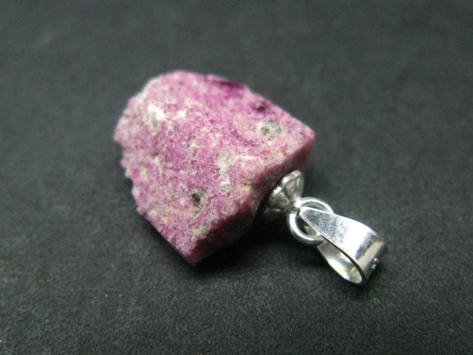 Bixbite Red Emerald Beryl Silver Pendant From Utah USA - 6.34 Carats - 0.8"