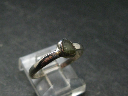 Cute Gem Moldavite Sterling Silver Ring From Czech Republic - Size 7.75 - 1.34 Grams