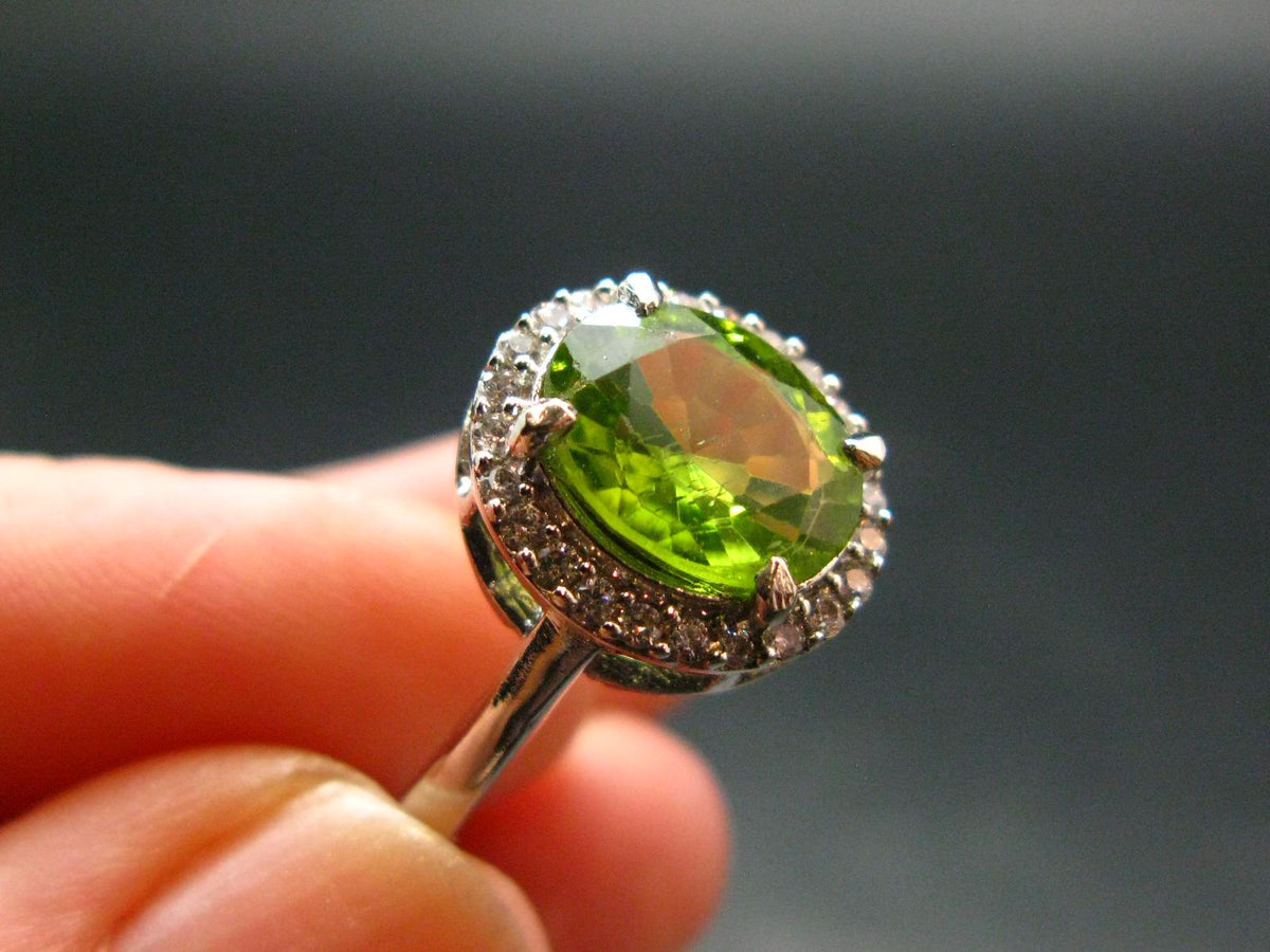 Natural Faceted Peridot Olivine Sterling Silver Ring - 3.54 Grams - Size 8.75