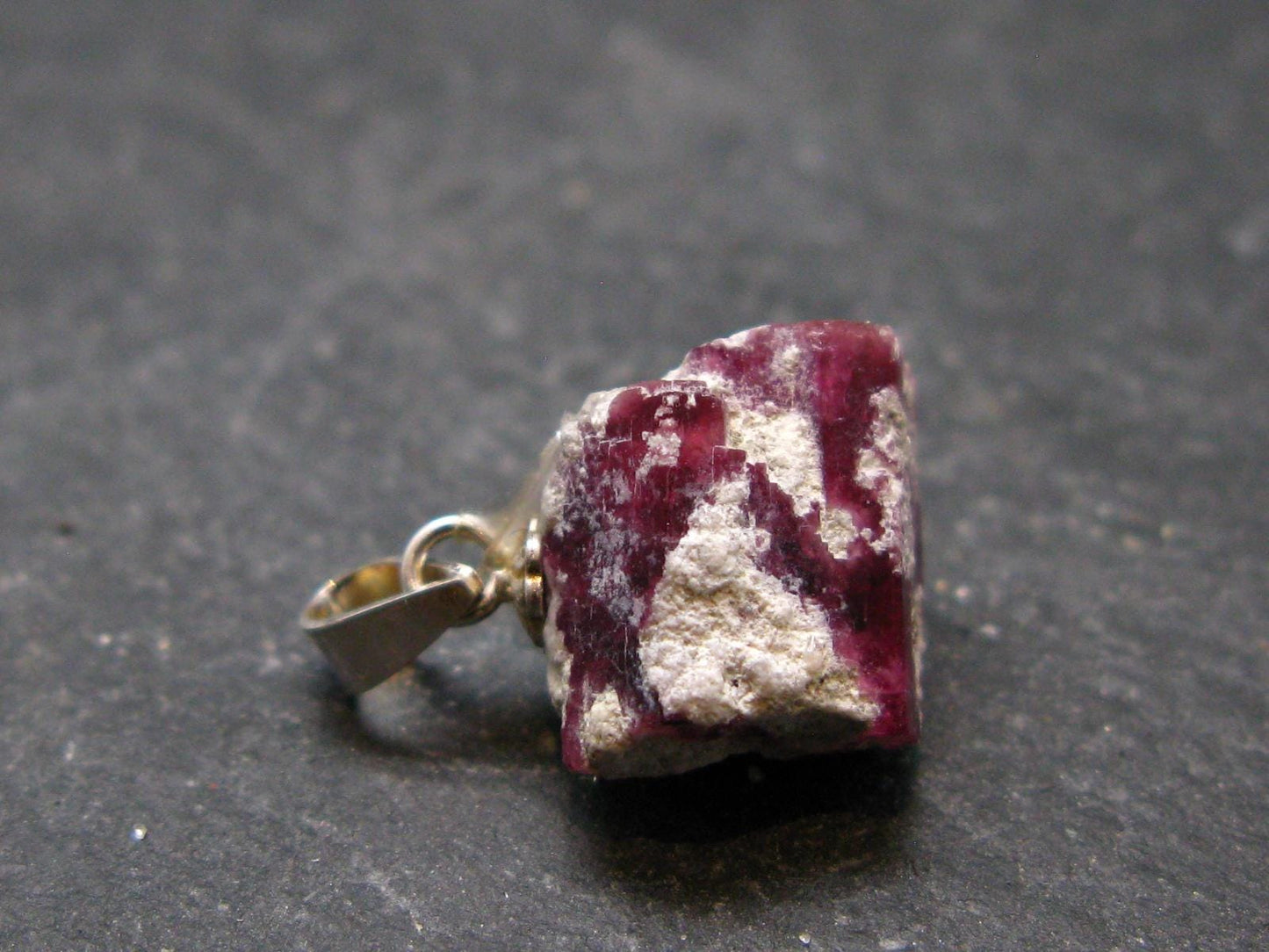 Bixbite Red Emerald Beryl Silver Pendant From Utah USA - 1.62 Grams - 0.7"