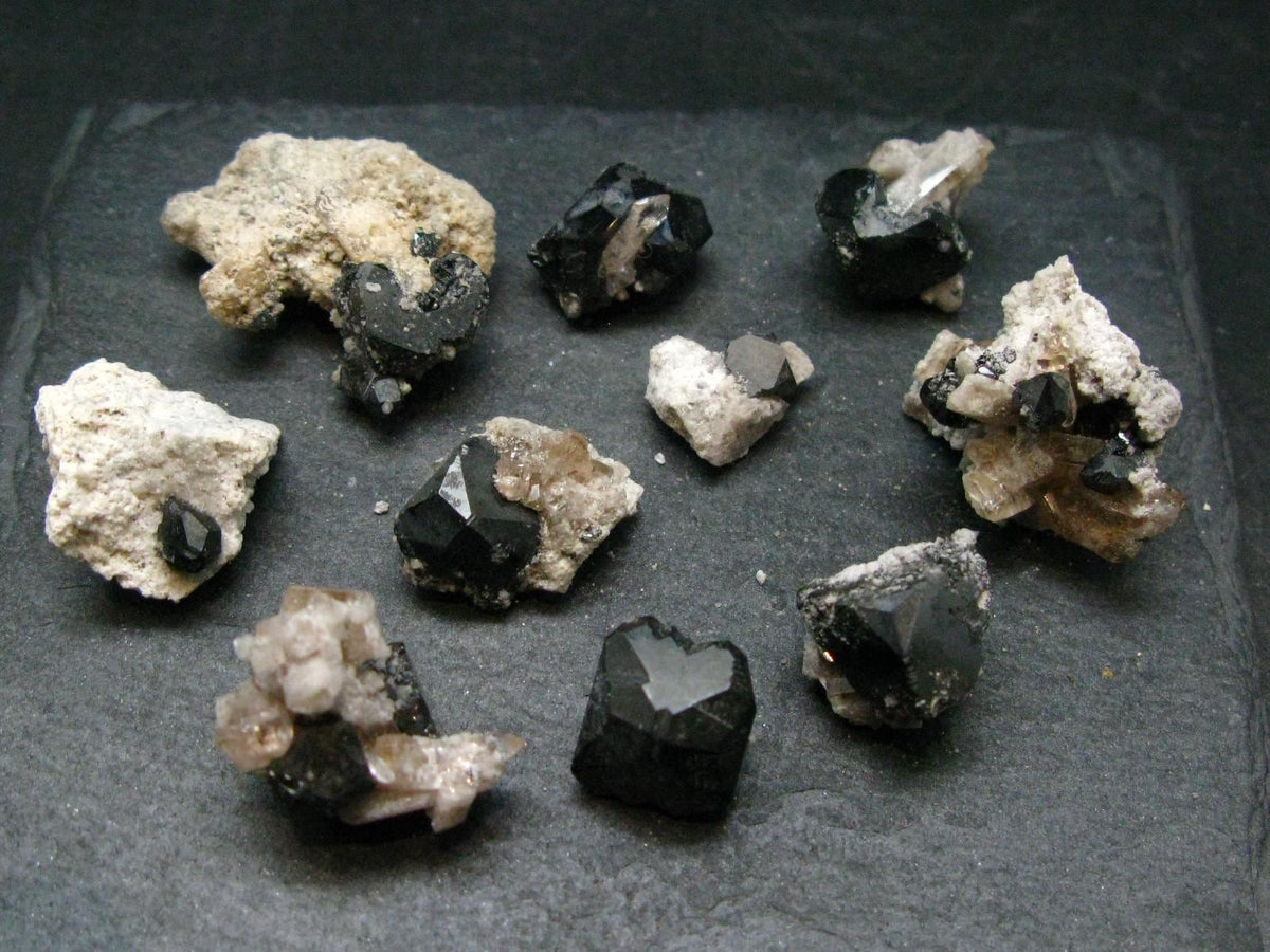 Lot of 10 Topaz & Bixbyite Crystals from Utah, USA - 33.90 Grams