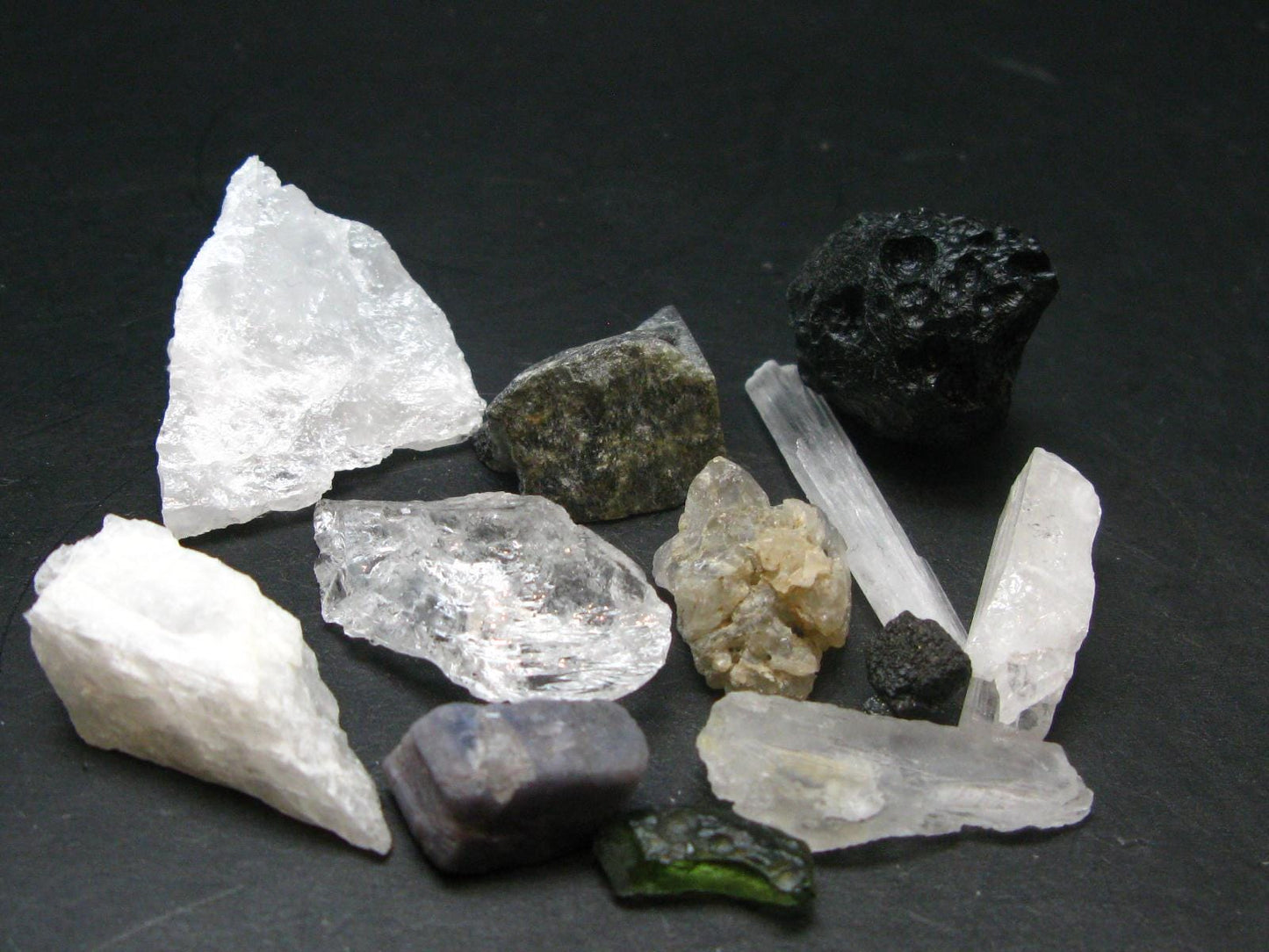 Synergy 12 Set Phenakite Moldavite Natrolite Petalite Danburite Tektite Scolecite Herderite Tanzanite Brookite 65.31 Gr