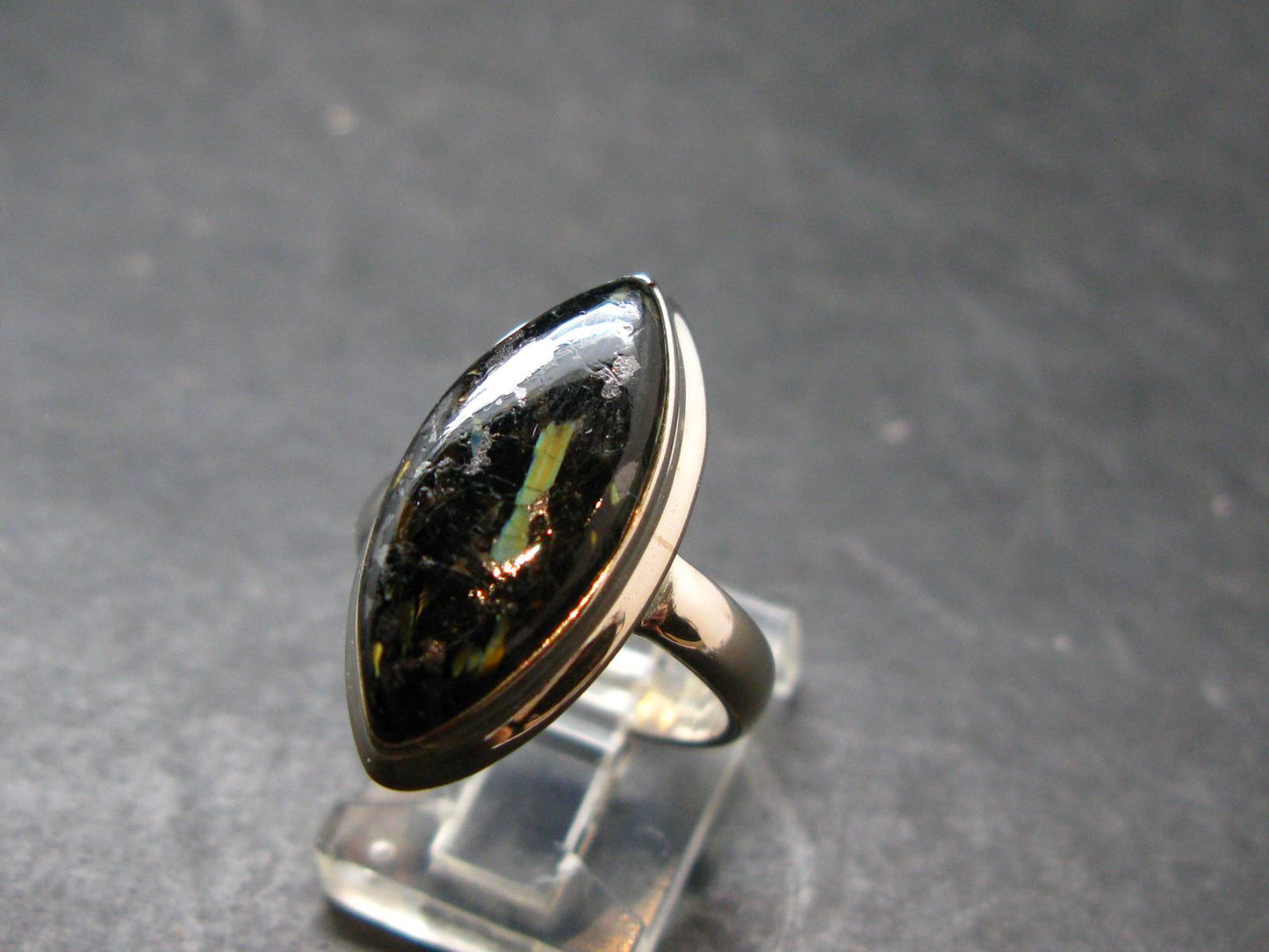 Real!! Very Rare Nuumite Nuummite Sterling Silver Ring from Greenland - 6.27 Grams - Size 7