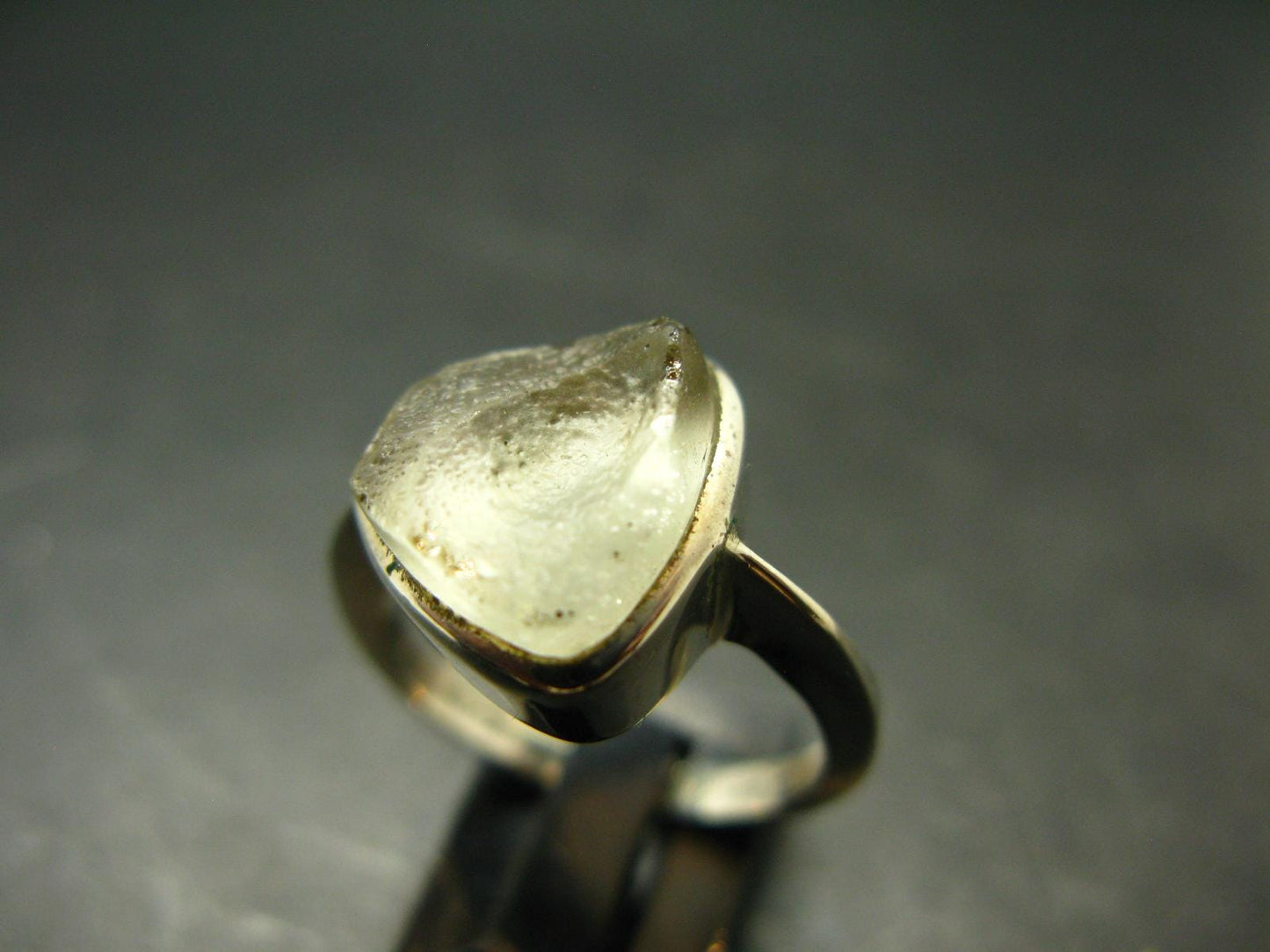 Natural Gem Raw Libyan Desert Glass Tektite Sterling Silver Ring from Libya - Size 6.5 - 4.33 Grams