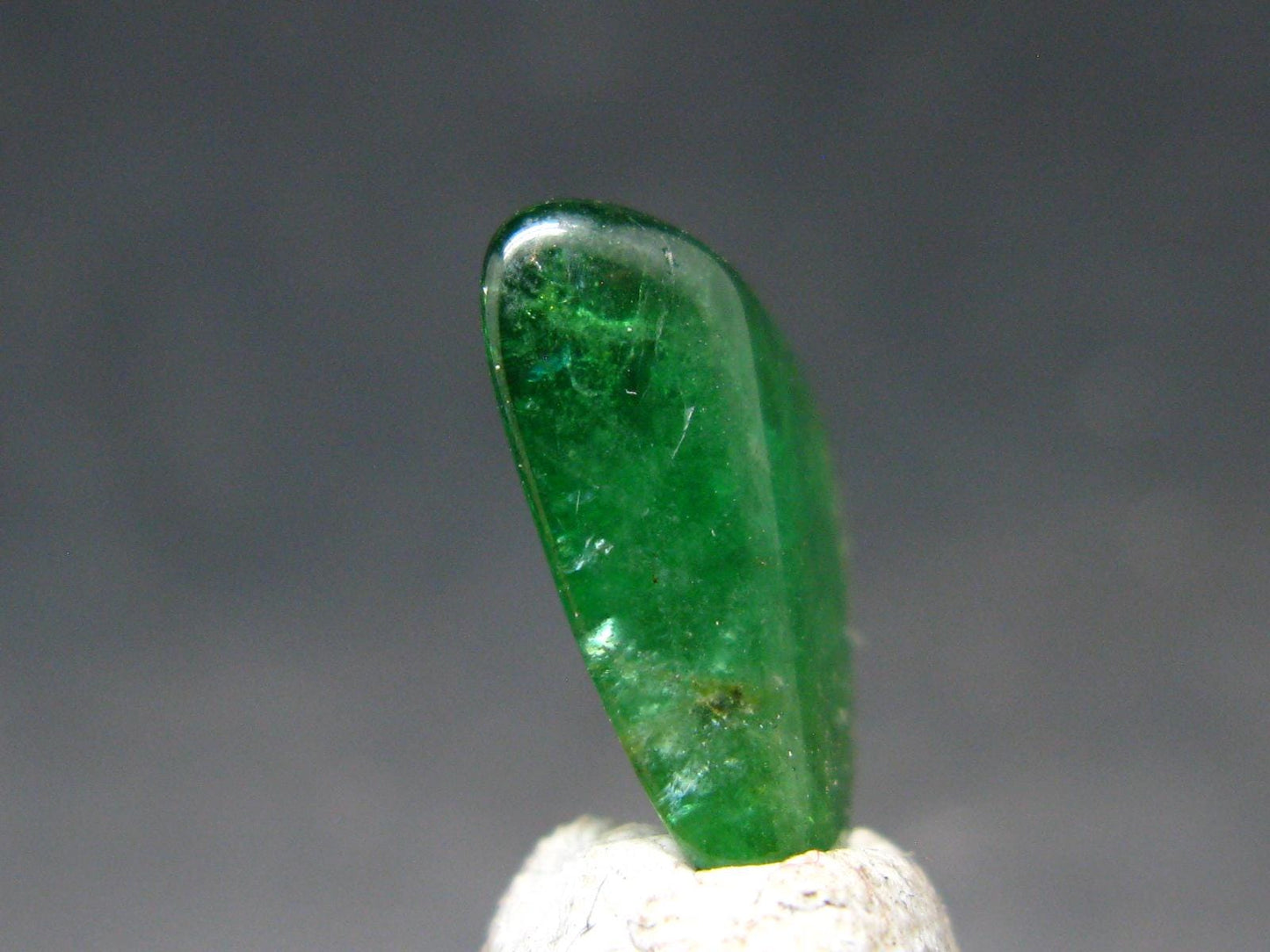 Gem Tsavorite Tsavolite Garnet Tumbled Stone from Tanzania - 3.31 Carats - 0.5"