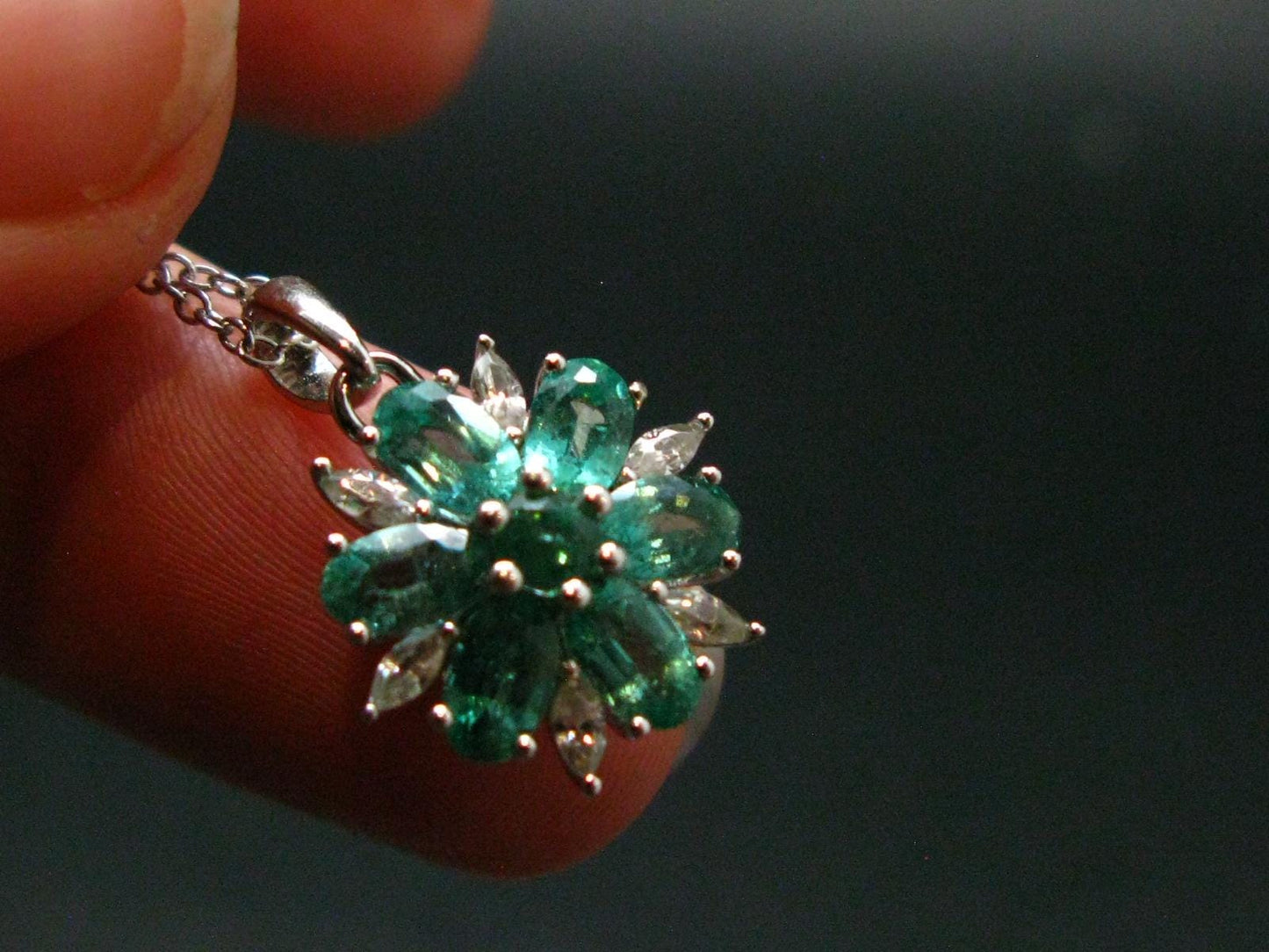 Emerald Silver Pendant W/Chain From Colombia - 3.05 Grams Total
