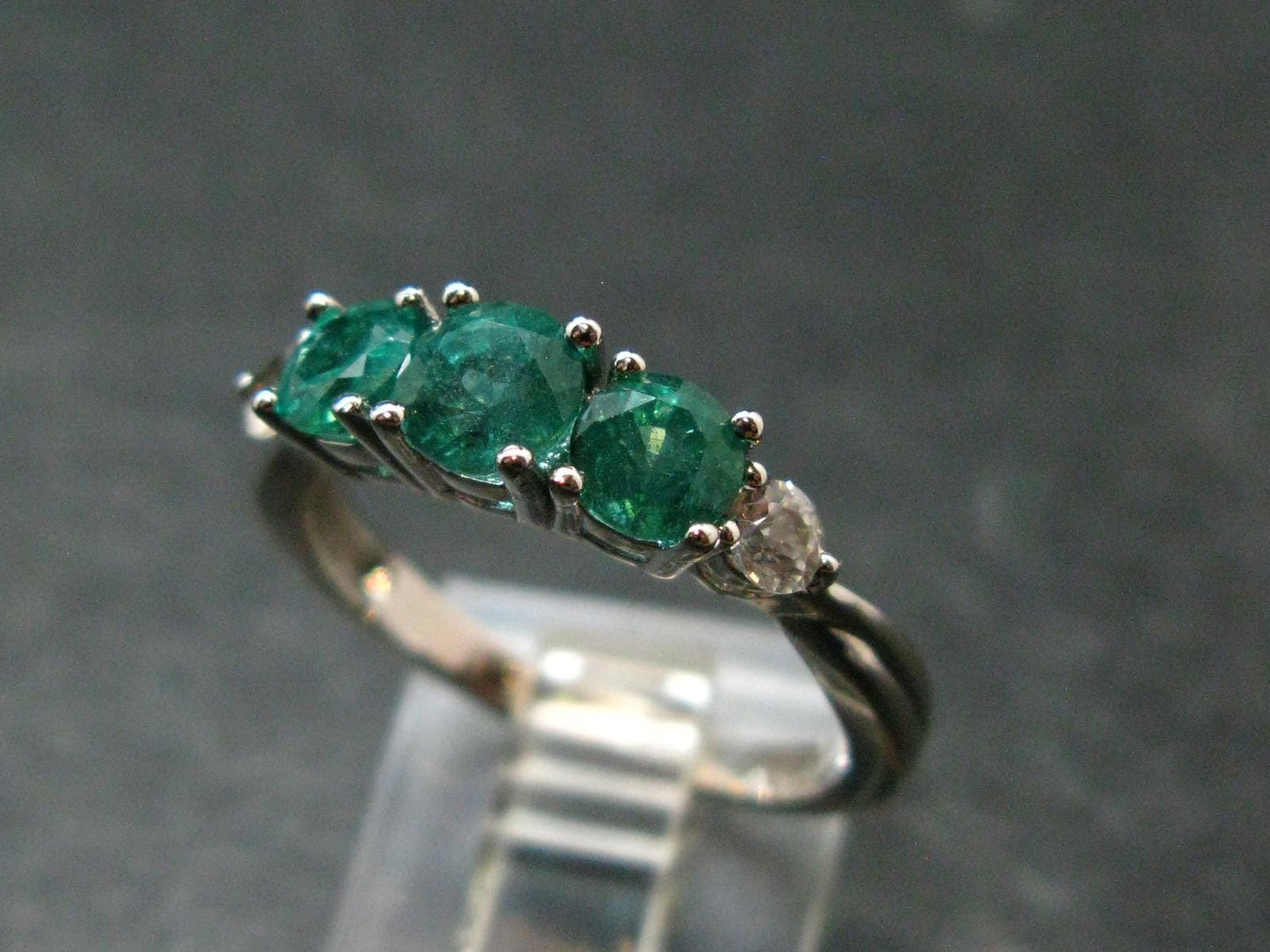 Emerald Faceted Silver Ring from Colombia - 3.0 Grams Total - Size 8