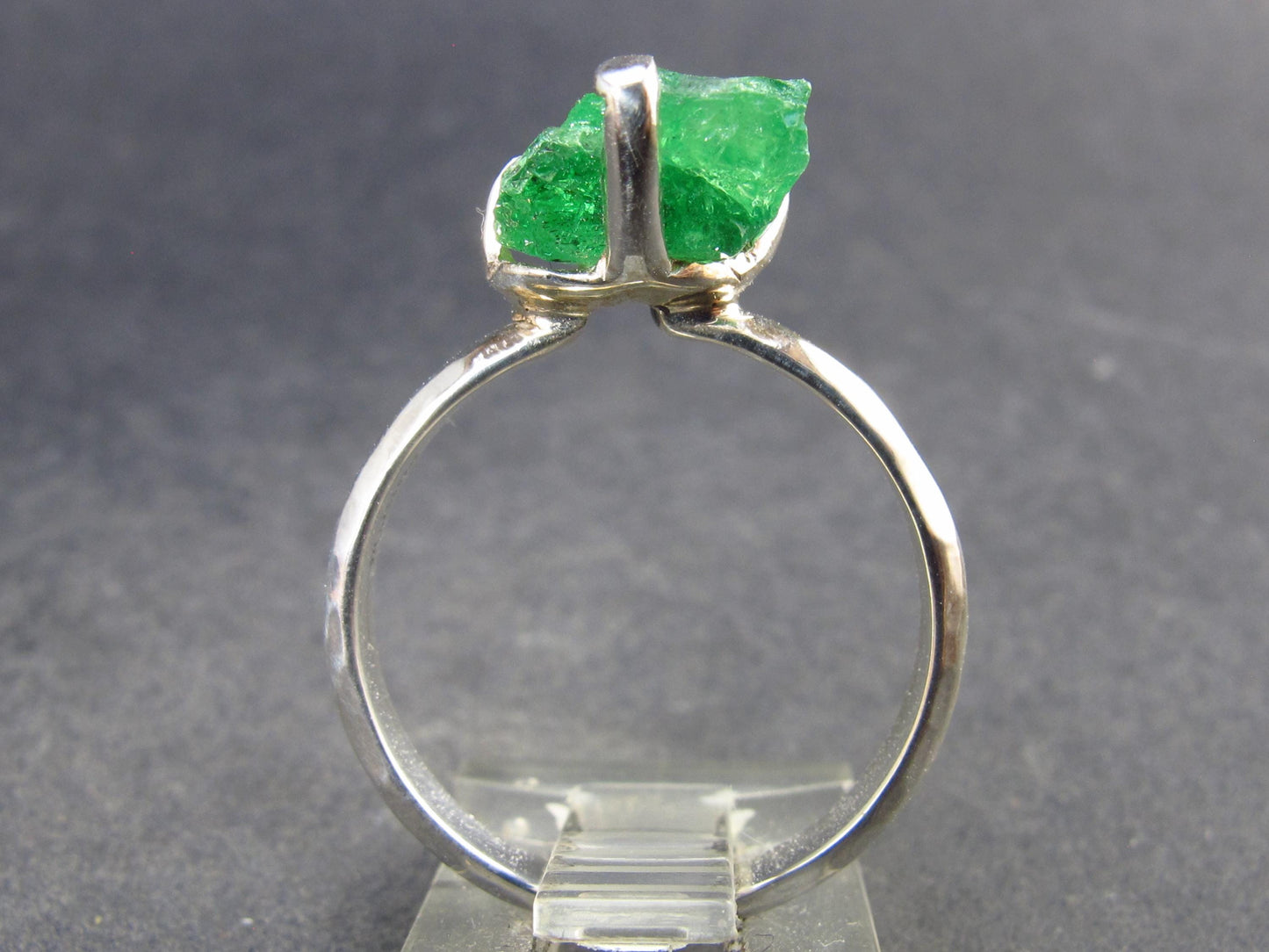 Tsavorite Gem Green Garnet Sterling Silver Ring from Tanzania - 3.74 Grams - Size 9