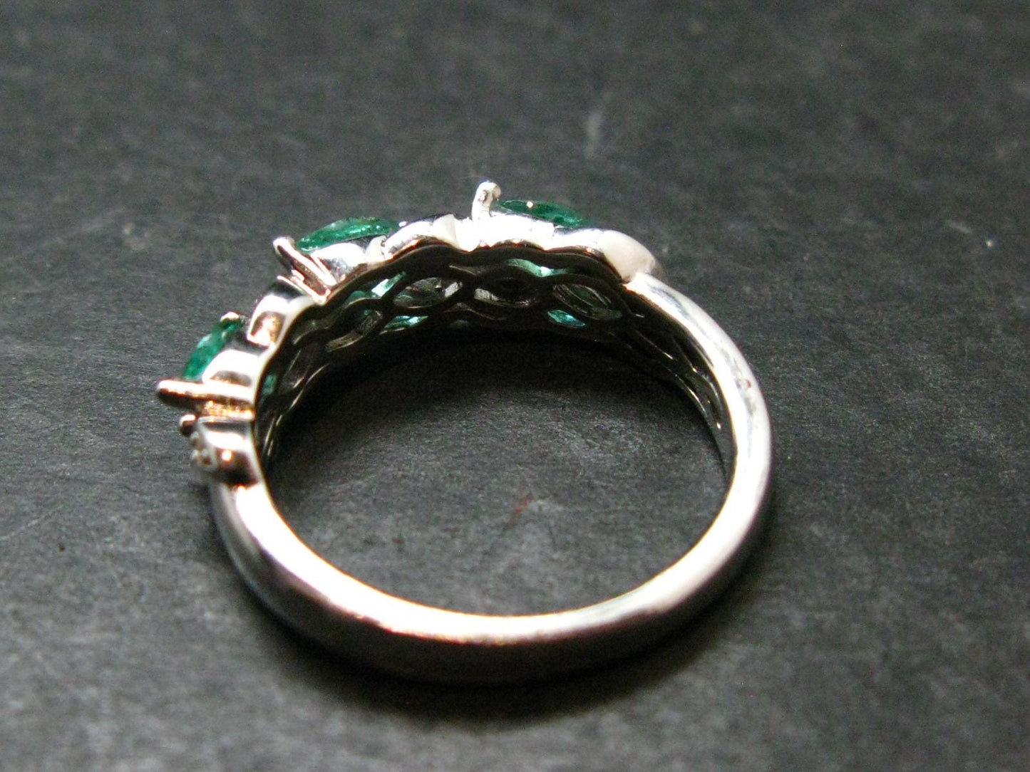 Emerald Faceted Silver Ring from Colombia - 2.97 Grams Total - Size 6.25