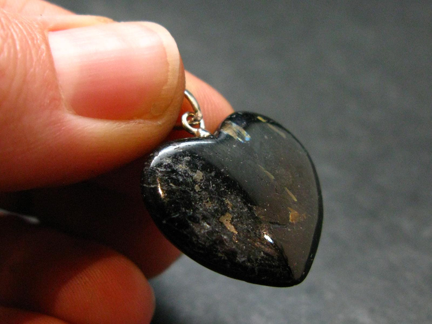 Silver Nuumite Nuummite Heart Pendant From Greenland - 1.0" - 3.77 Grams