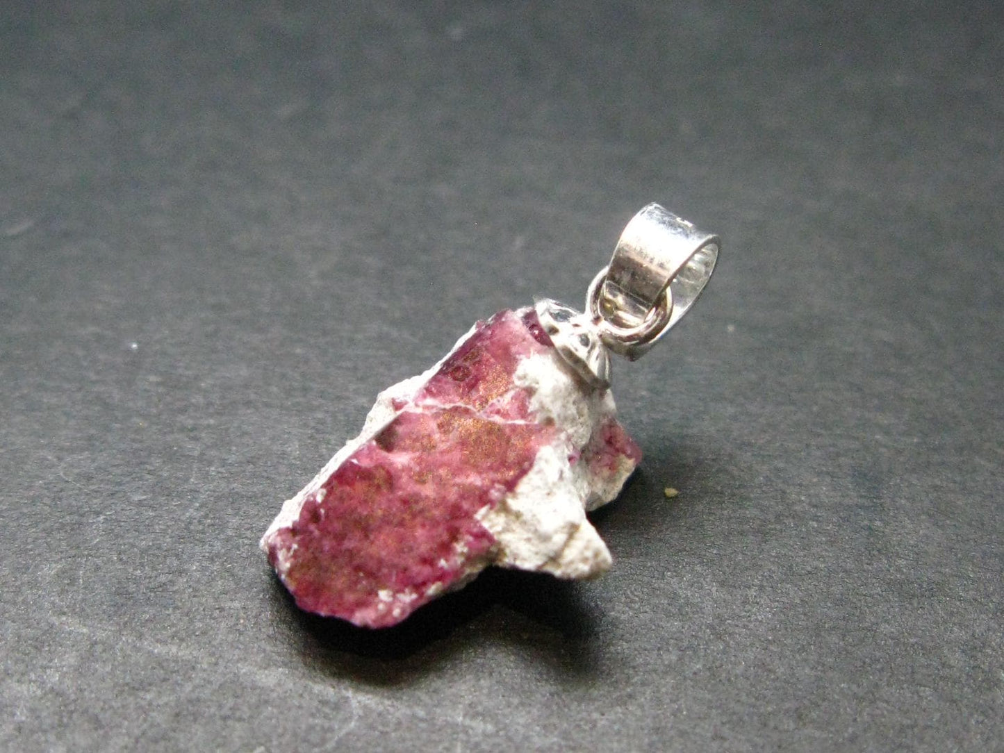 Bixbite Red Emerald Beryl Silver Pendant From Utah USA - 4.85 Carats - 0.7"