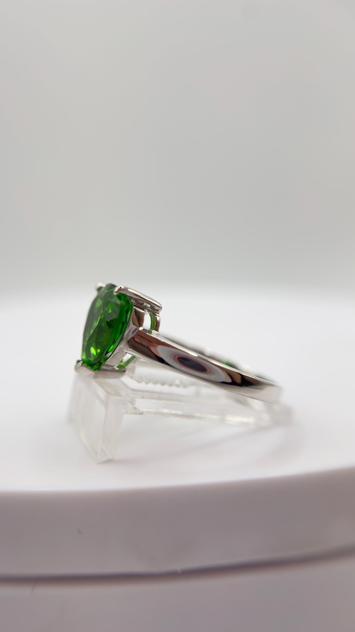 Green Helenite Heart Ring – Sterling Silver Romantic Gemstone Statement Ring