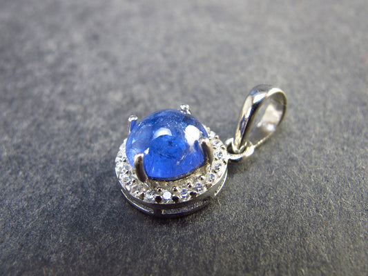 Fantastic Natural Intense Color Cabochon Tanzanite Zoisite Sterling Silver Pendant from Tanzania - 0.7" - 1.42 Grams