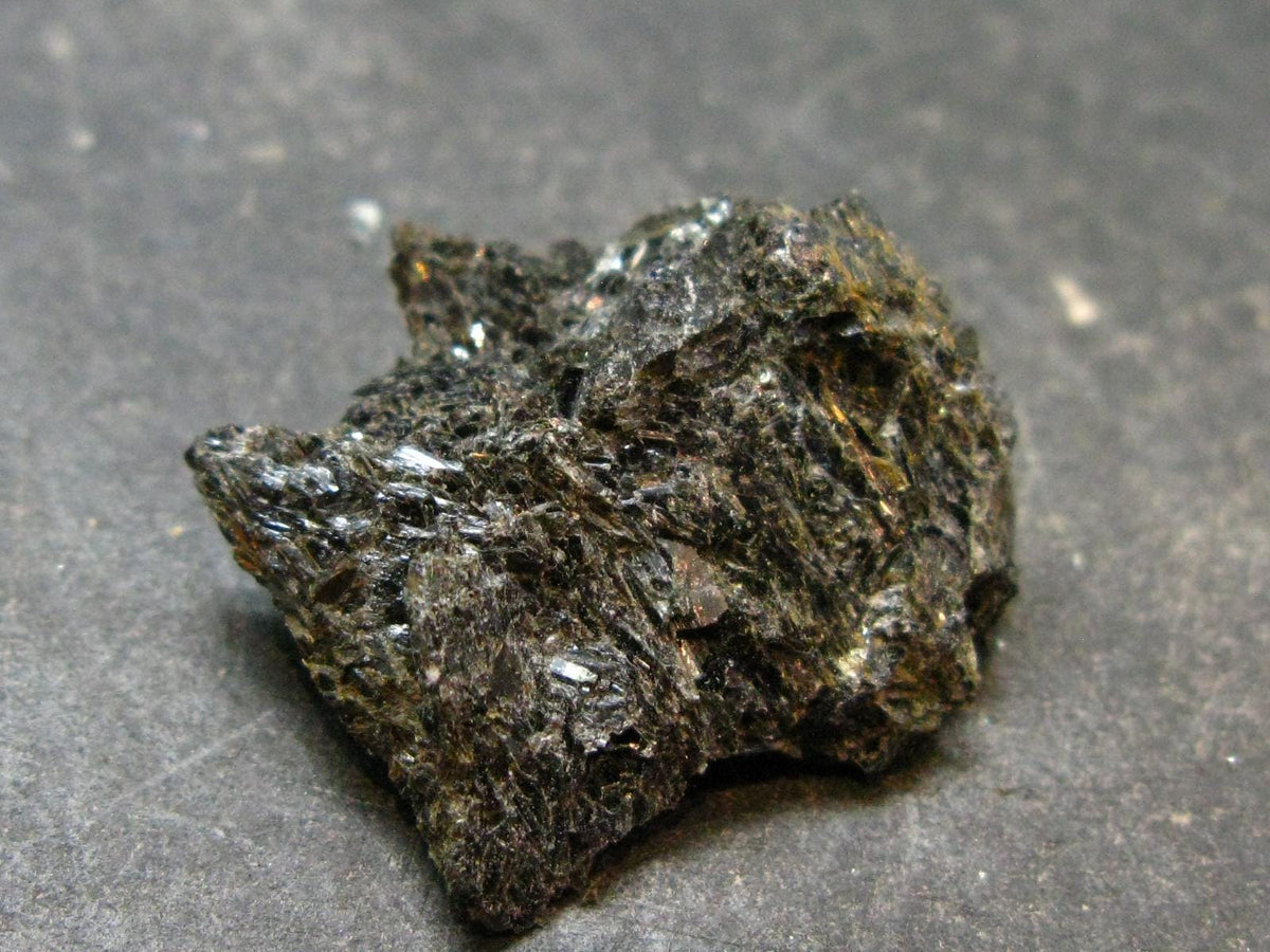 Rare Nuumite Nuummite Raw Piece From Greenland - 3.83 Grams - 0.9"