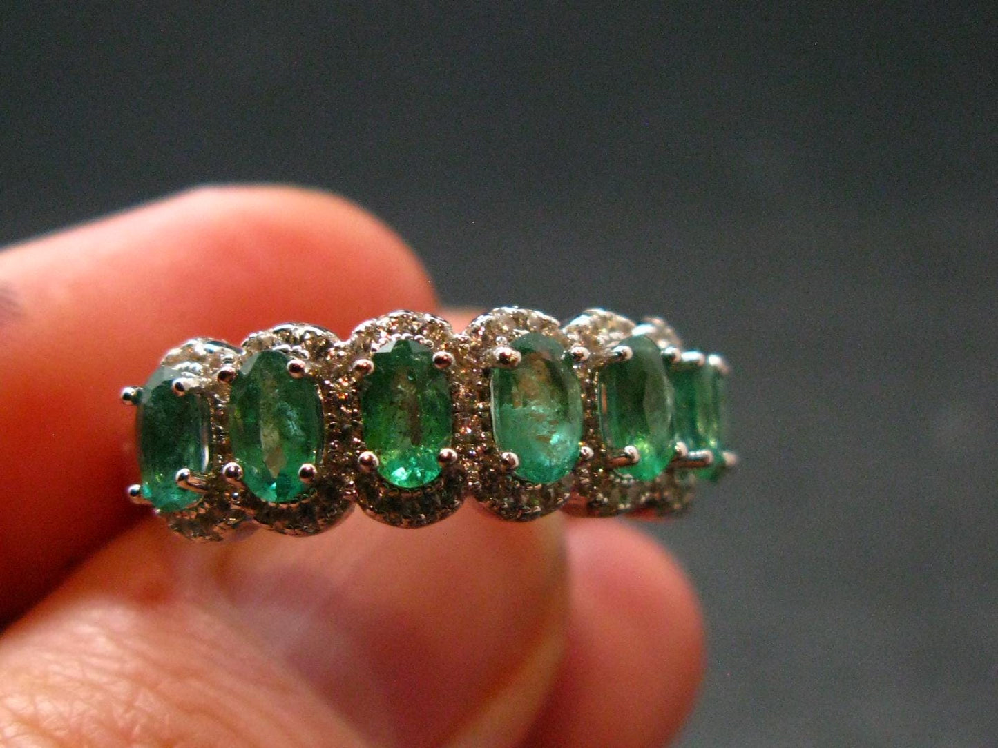 Emerald Faceted Silver Ring from Colombia - 4.40 Grams Total - Size 7.5