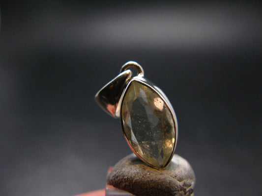 Gem Libyan Desert Glass Tektite Faceted Pendant Sterling Silver from Libya - 1.0" - 2.68 Grams
