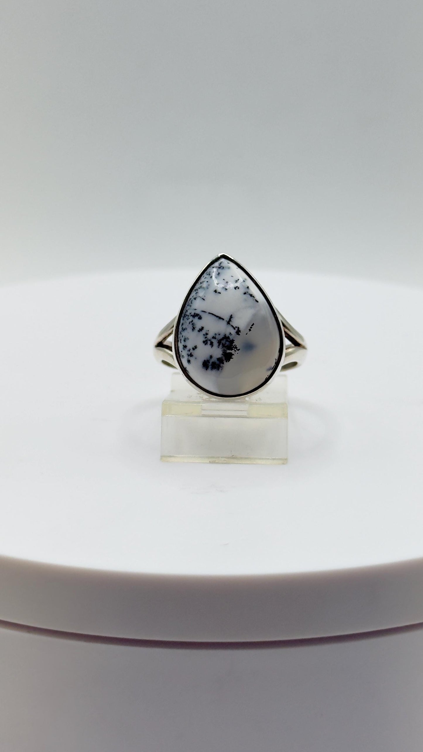 Elegant Dendritic Agate Teardrop Ring – Natural Scenic Pattern Statement Jewelry - Size 8