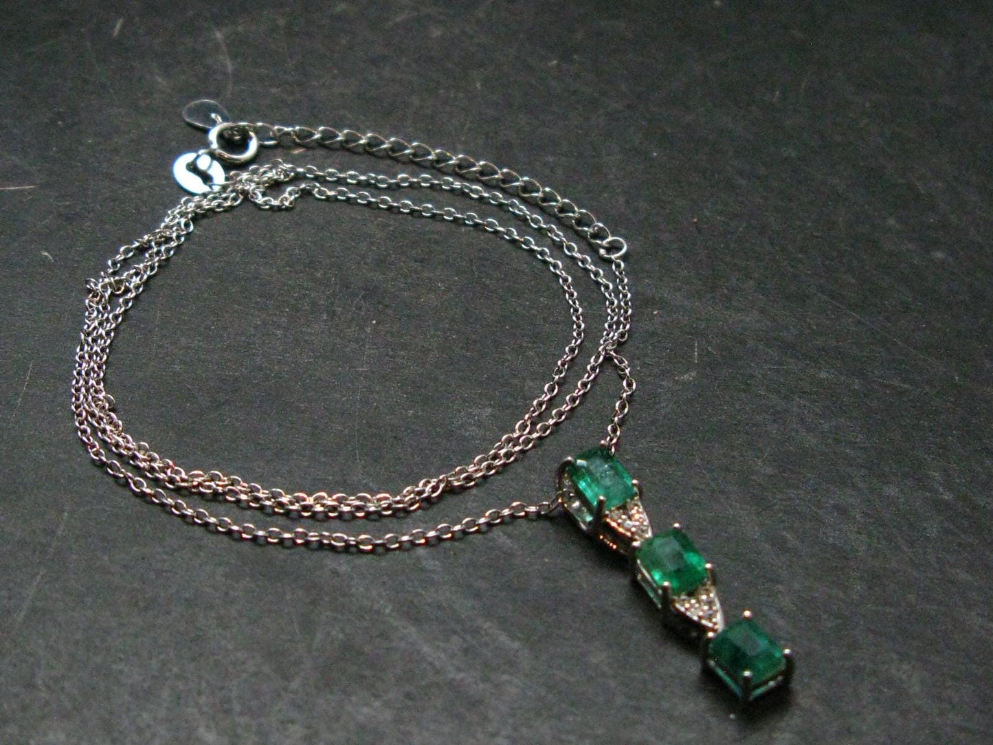 Emerald Silver Pendant W/Chain From Colombia - 2.50 Grams Total