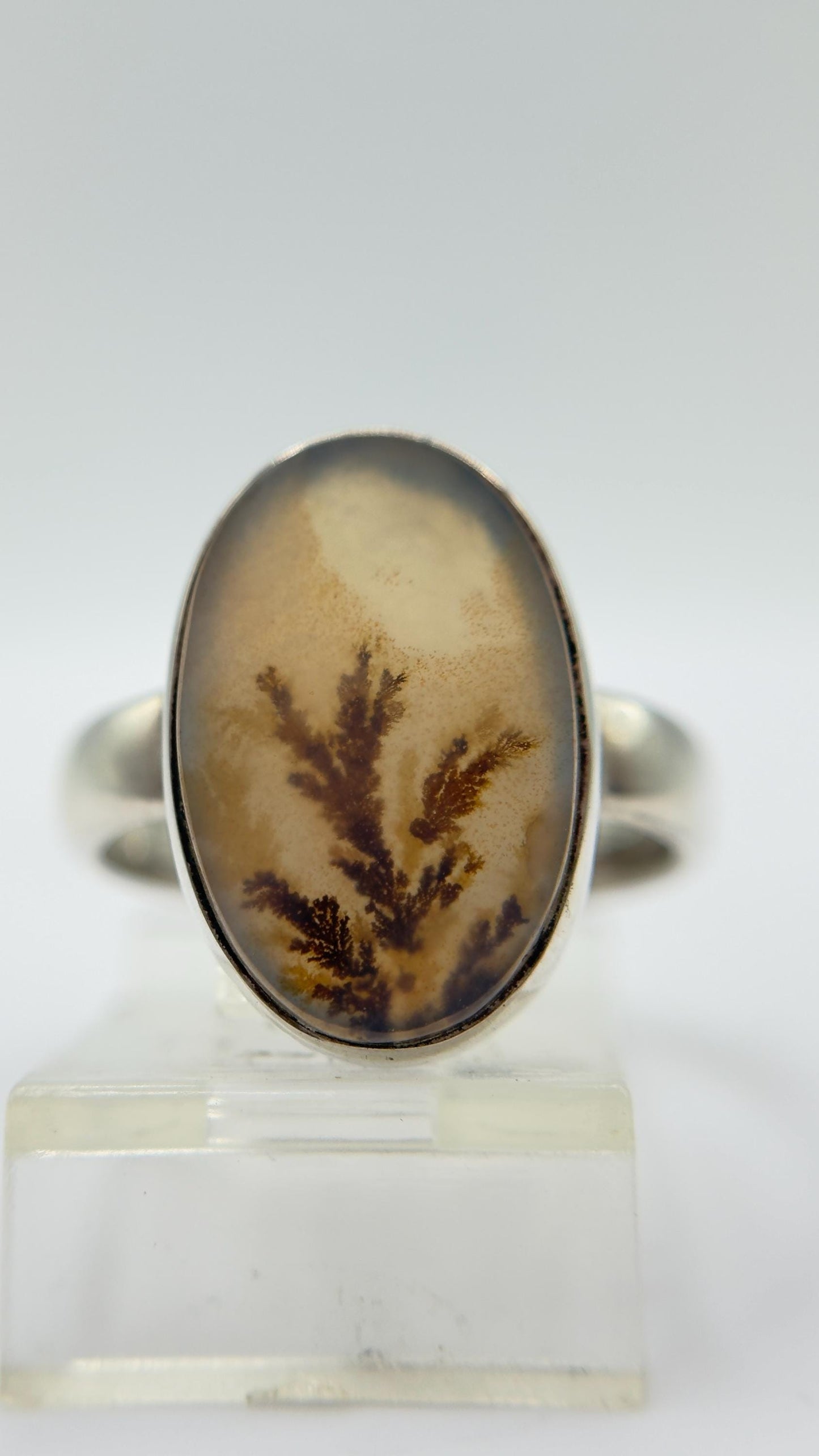 Elegant Dendritic Agate Oval Ring – Natural Scenic Pattern Statement Jewelry - Size 7