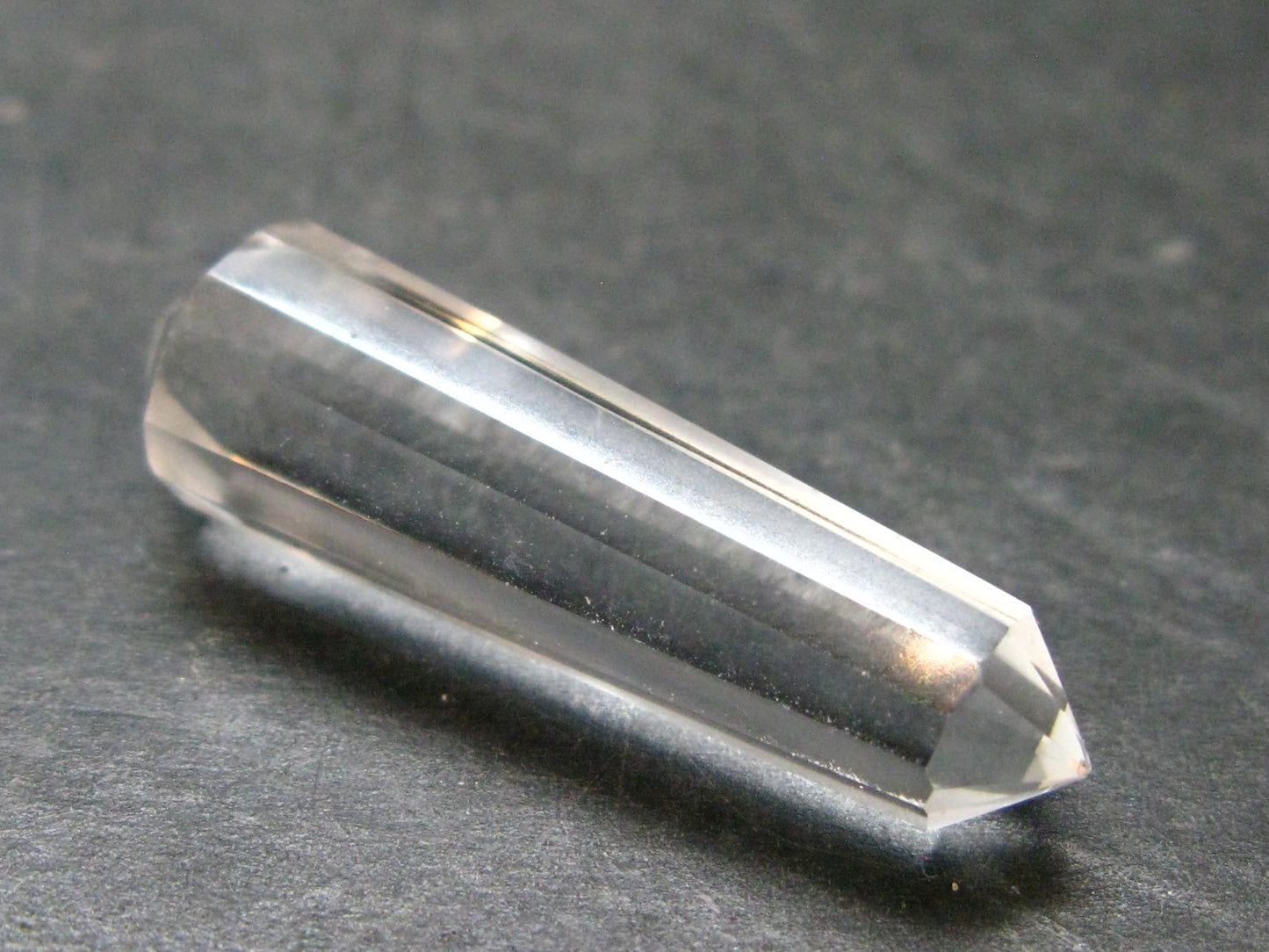 Perfect Quartz Vogel Crystal Healing Wand - 1.4" - 4.92 Grams