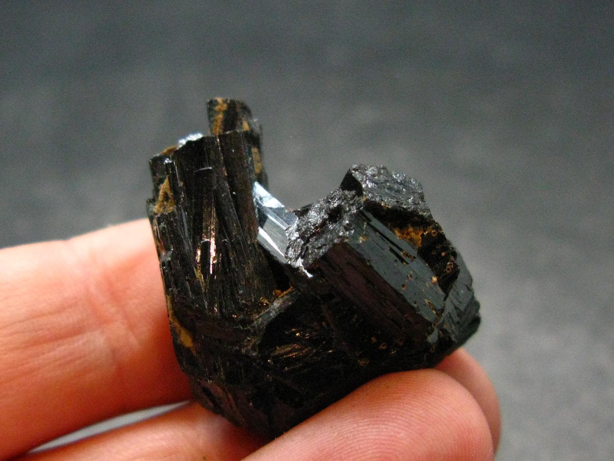 Ilvaite Crystal From China - 1.0" - 15.67 Grams