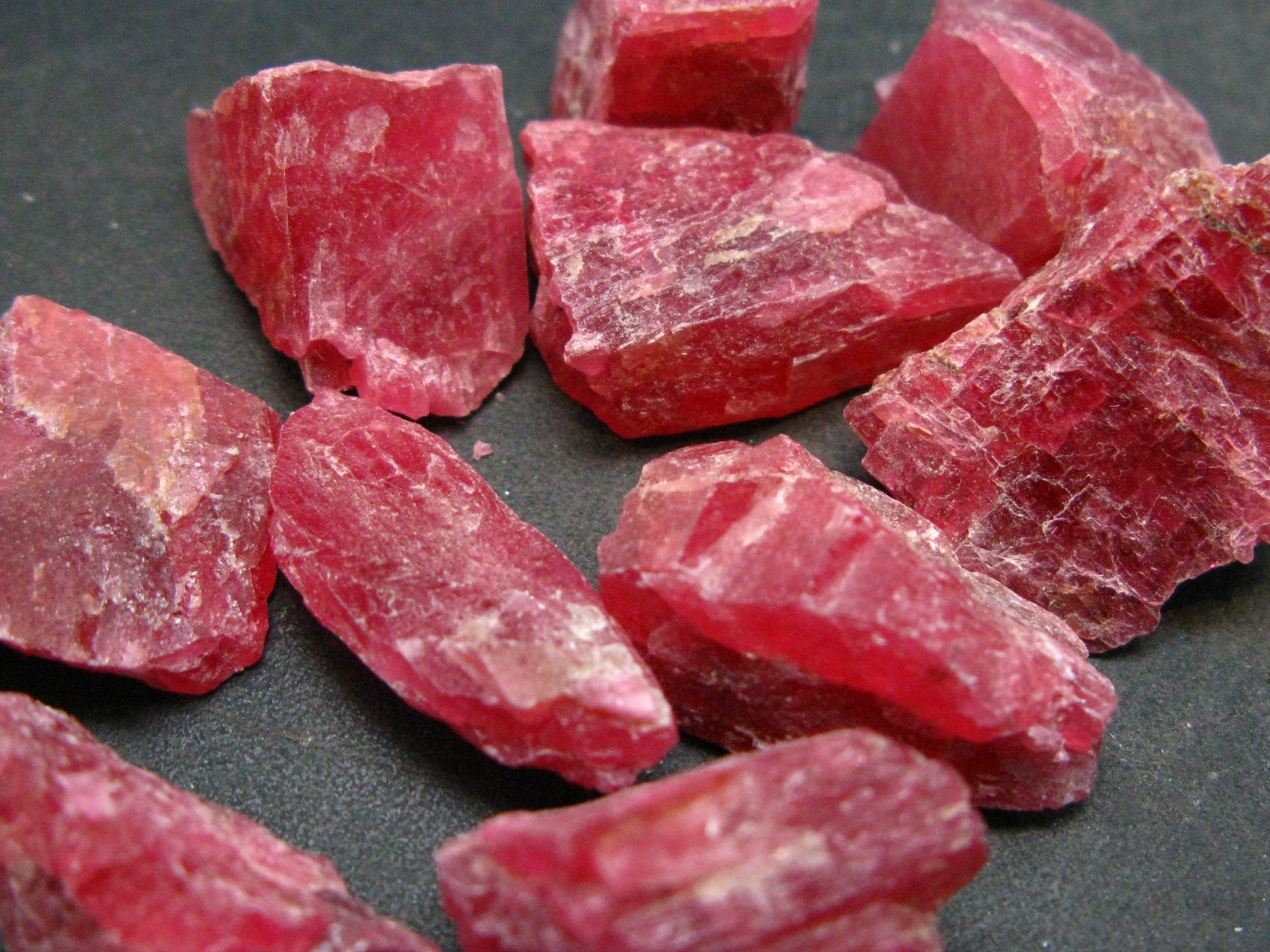 Red rhodonite store