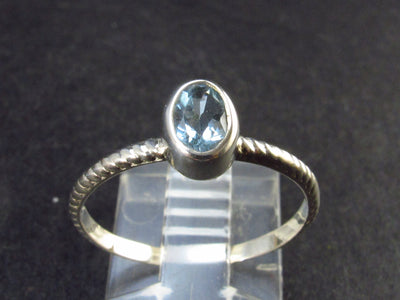 Natural Oval Shaped Facetted Blue Topaz Sterling Silver Ring - 1.4 Grams - Size 8.25
