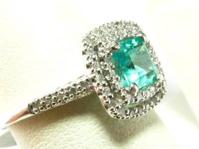 1.07 Carat Emerald & Diamond 14k White Gold Ring - Size 7
